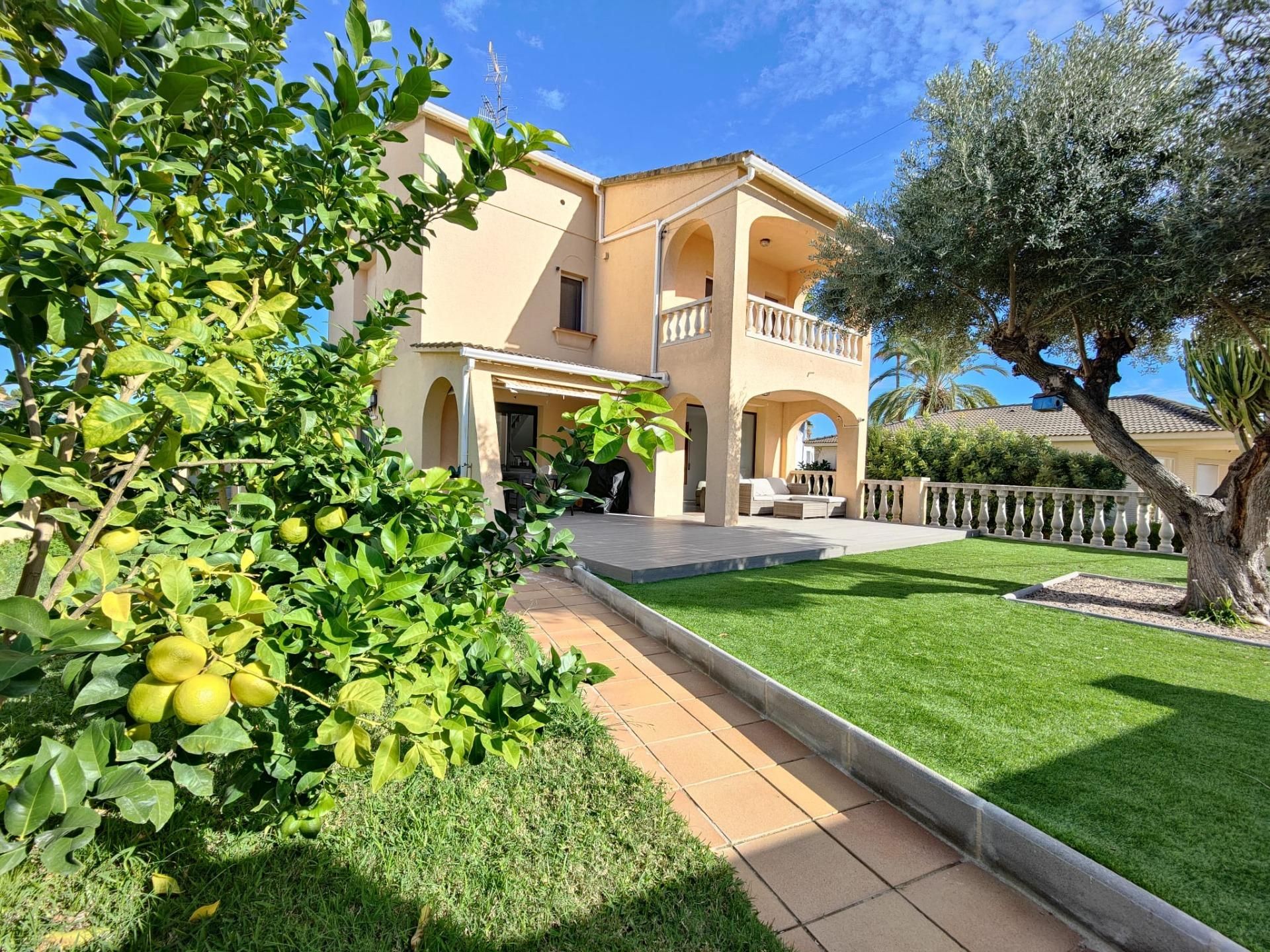 Jardín de Casa o chalet en venta en Cunit con Aire acondicionado, Jardín privado y Terraza