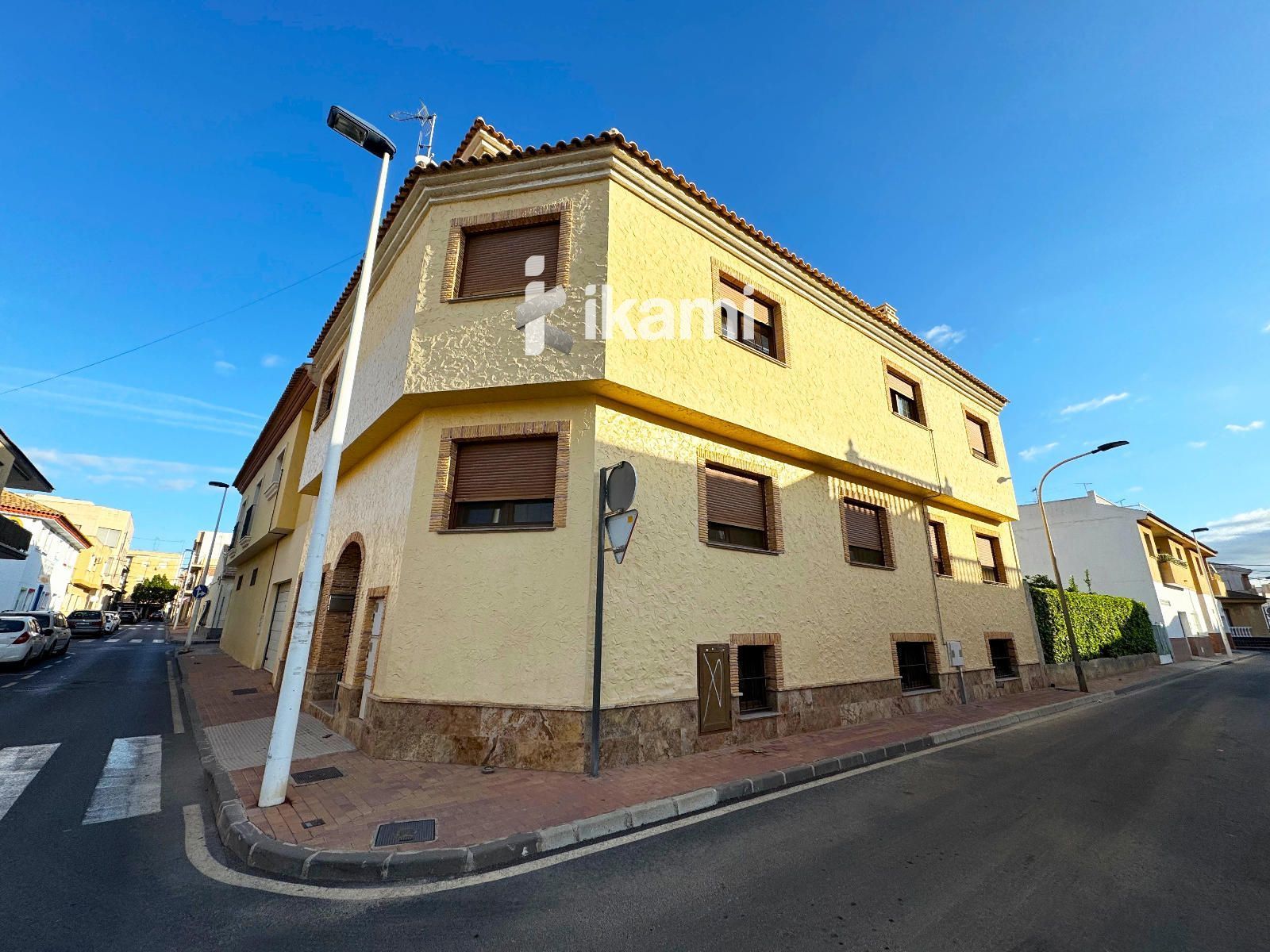 Vista exterior de Àtic en venda en San Pedro del Pinatar amb Aire condicionat, Calefacció i Terrassa