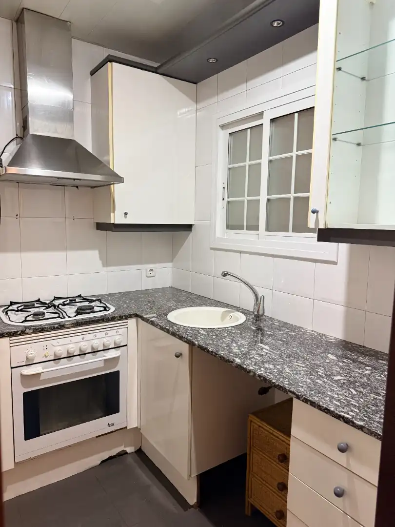 Cuina de Pis en venda en Barcelona amb Calefacció i Parquet