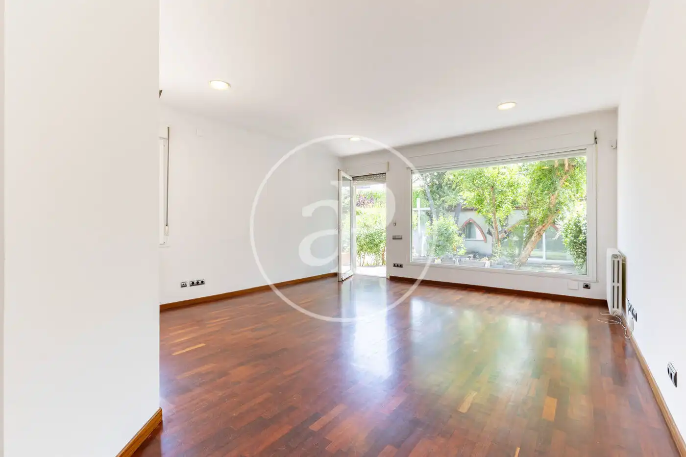 Sala d'estar de Casa adosada en venda en Sabadell amb Aire condicionat, Calefacció i Jardí privat