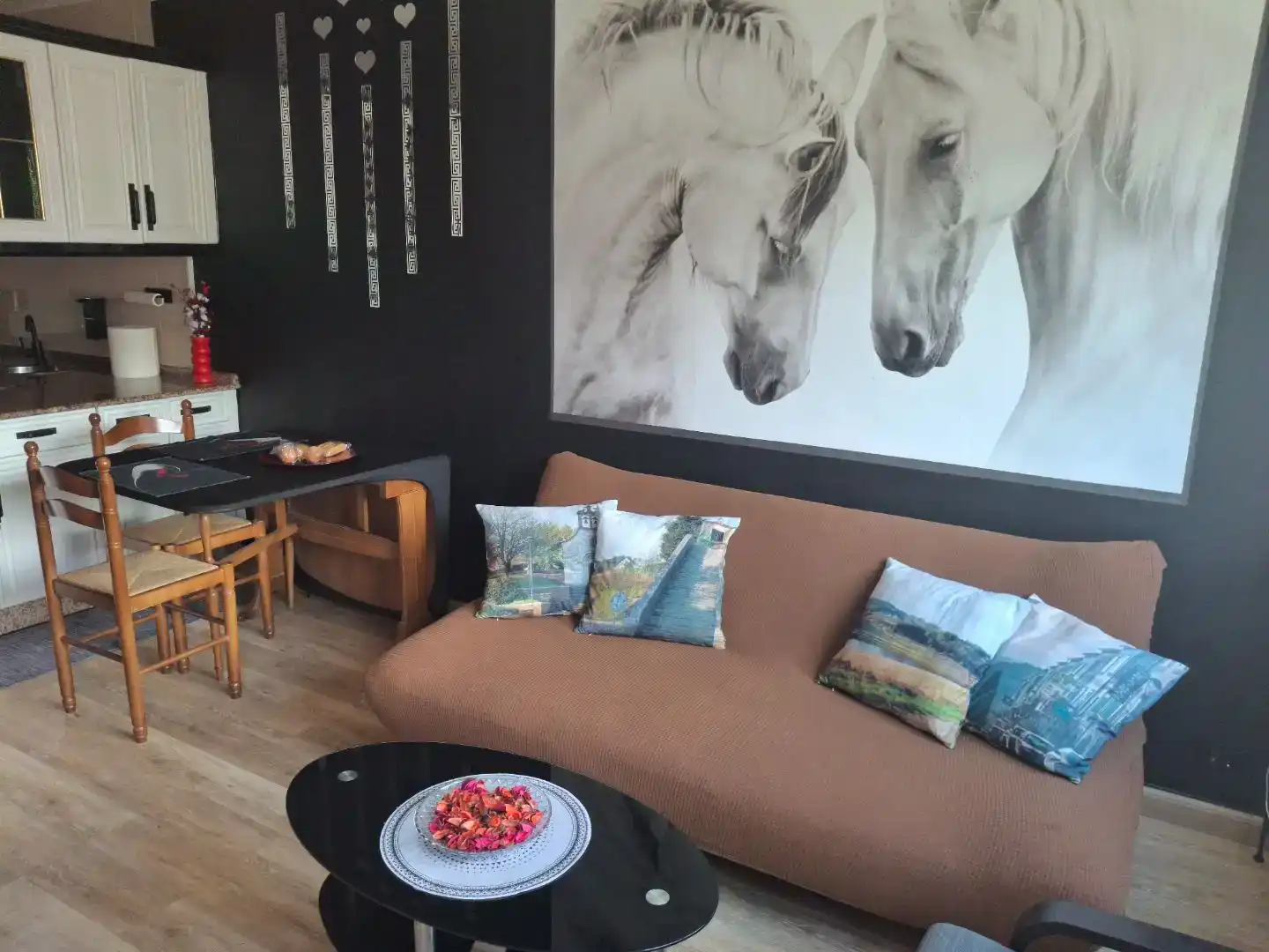 Wohnzimmer von Wohnung zur Miete in Sarria mit Parkett, Abstellraum und Möbliert