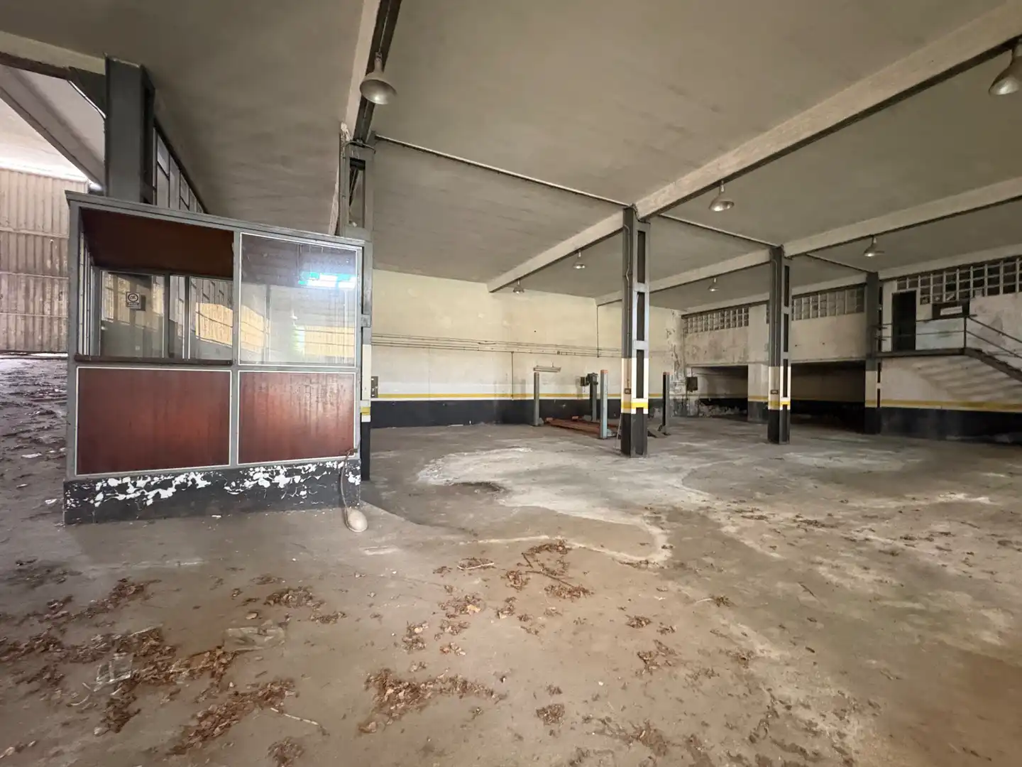 Industrial buildings for sale in Betanzos