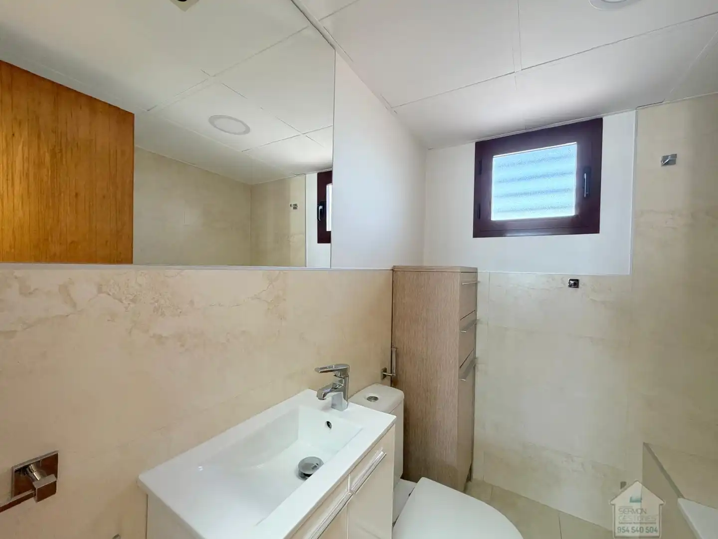 Baño de Casa o chalet de alquiler en Montequinto con Aire acondicionado, Parquet y Terraza