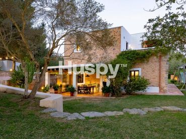 Casa amb piscina en venda a Diseminado Can Font
