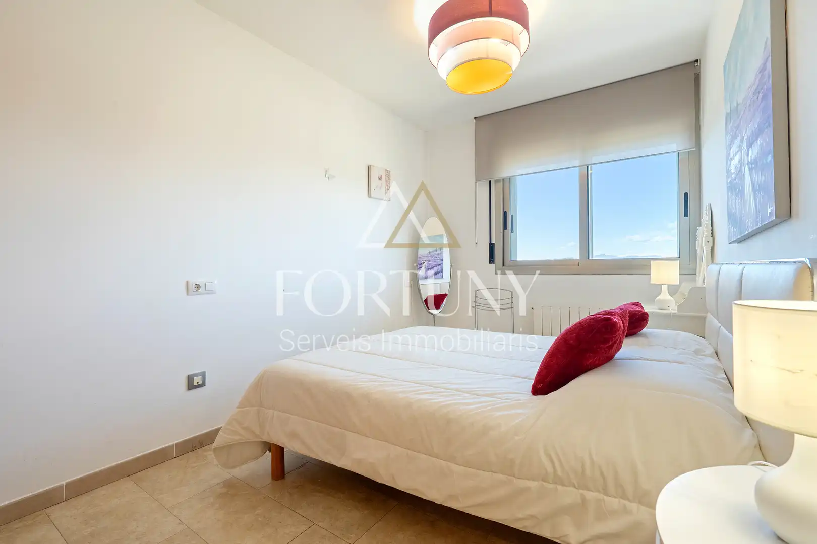 Schlafzimmer von Dachboden zum Verkauf in Cambrils mit Klimaanlage, Abstellraum und Schwimmbad