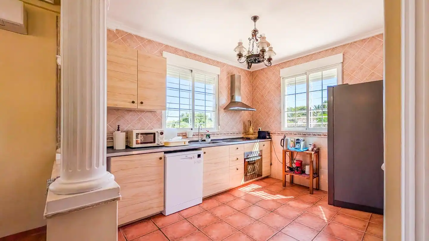 Cuina de Casa o xalet en venda en Elche / Elx amb Aire condicionat, Jardí privat i Terrassa