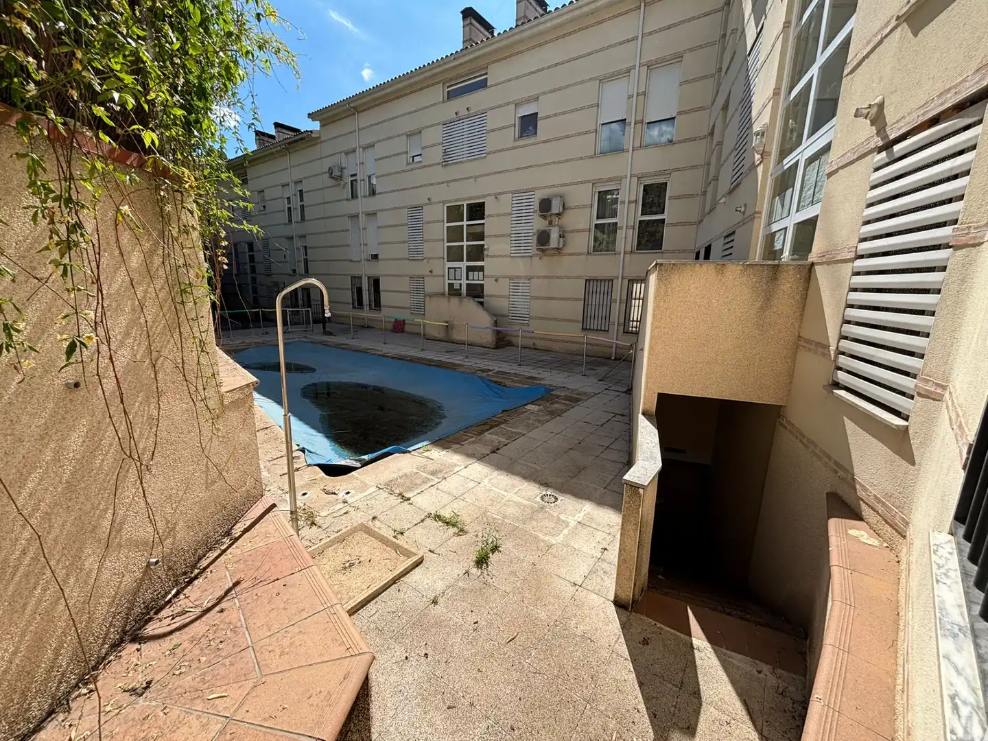 Piscina de Piso en venta en Azuqueca de Henares con Calefacción, Amueblado y Horno