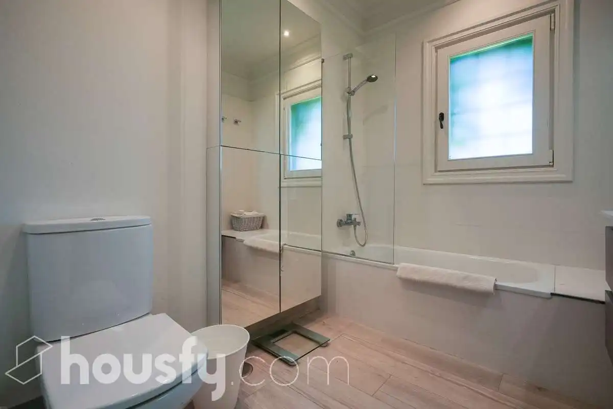 Bathroom of Houses for sale in Pozuelo de Alarcón  with Air Conditioner, Heating and Private garden