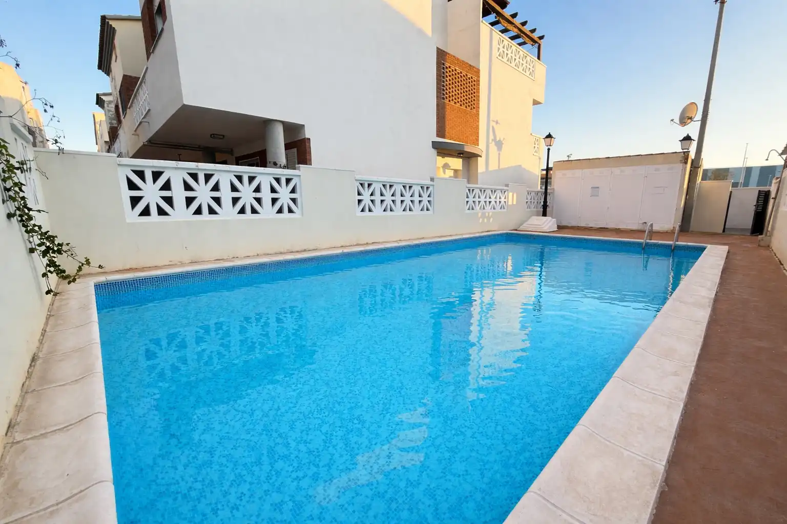 Piscina de Casa adosada de alquiler en Moncofa con Terraza, Horno y Lavadora