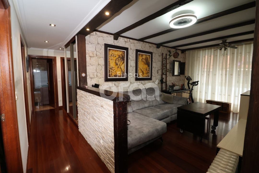 Living room of Flat for sale in Santurtzi   with Heating and Furnished