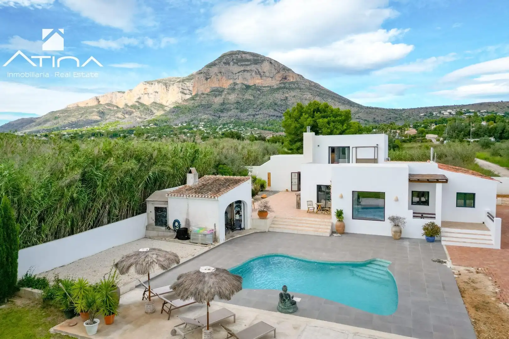 Vista exterior de Casa o xalet en venda en Jávea / Xàbia amb Aire condicionat, Calefacció i Jardí privat