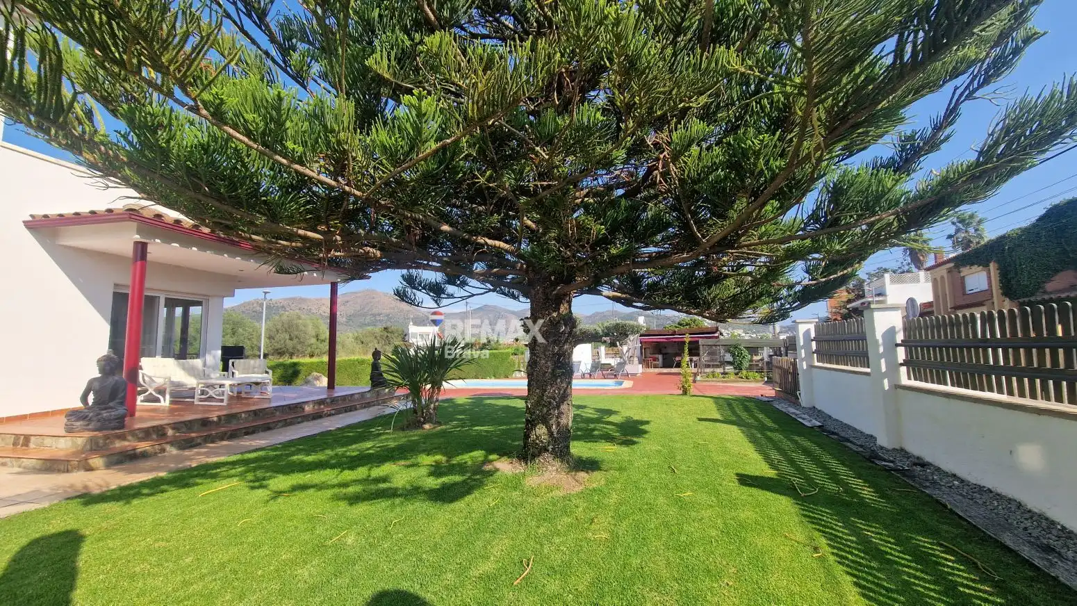 Garden of Houses for sale in Roses  with Air Conditioner, Private garden and Parquet flooring