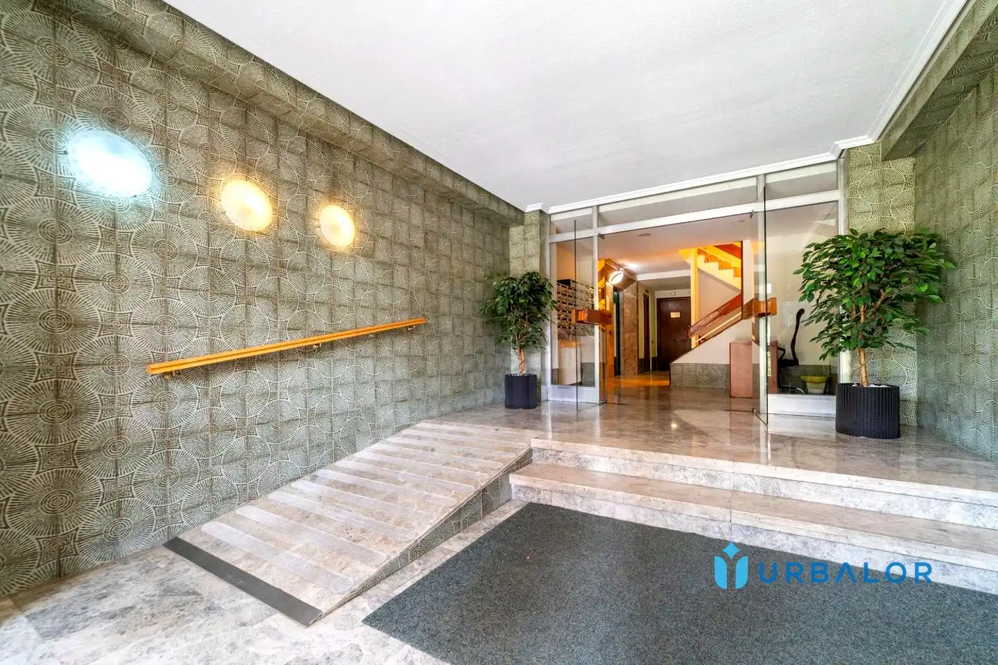 Flat for sale in  Madrid Capital  with Air Conditioner, Heating and Private garden