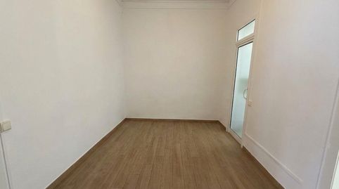 Foto 4 de Casa adosada en venda a El Guinardó, Barcelona Capital