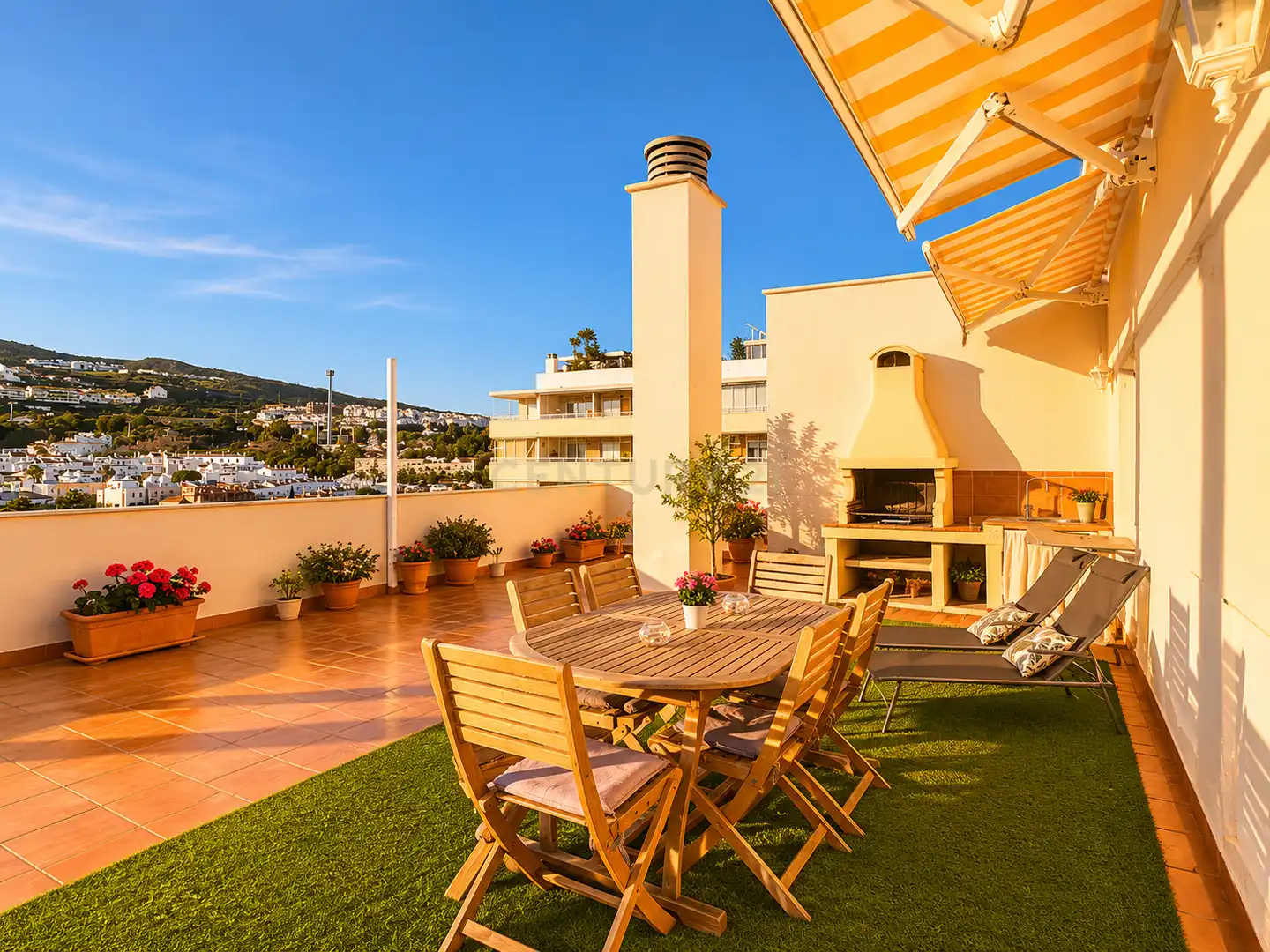 Terraza de Apartamento en venta en Benalmádena con Aire acondicionado, Trastero y Piscina comunitaria