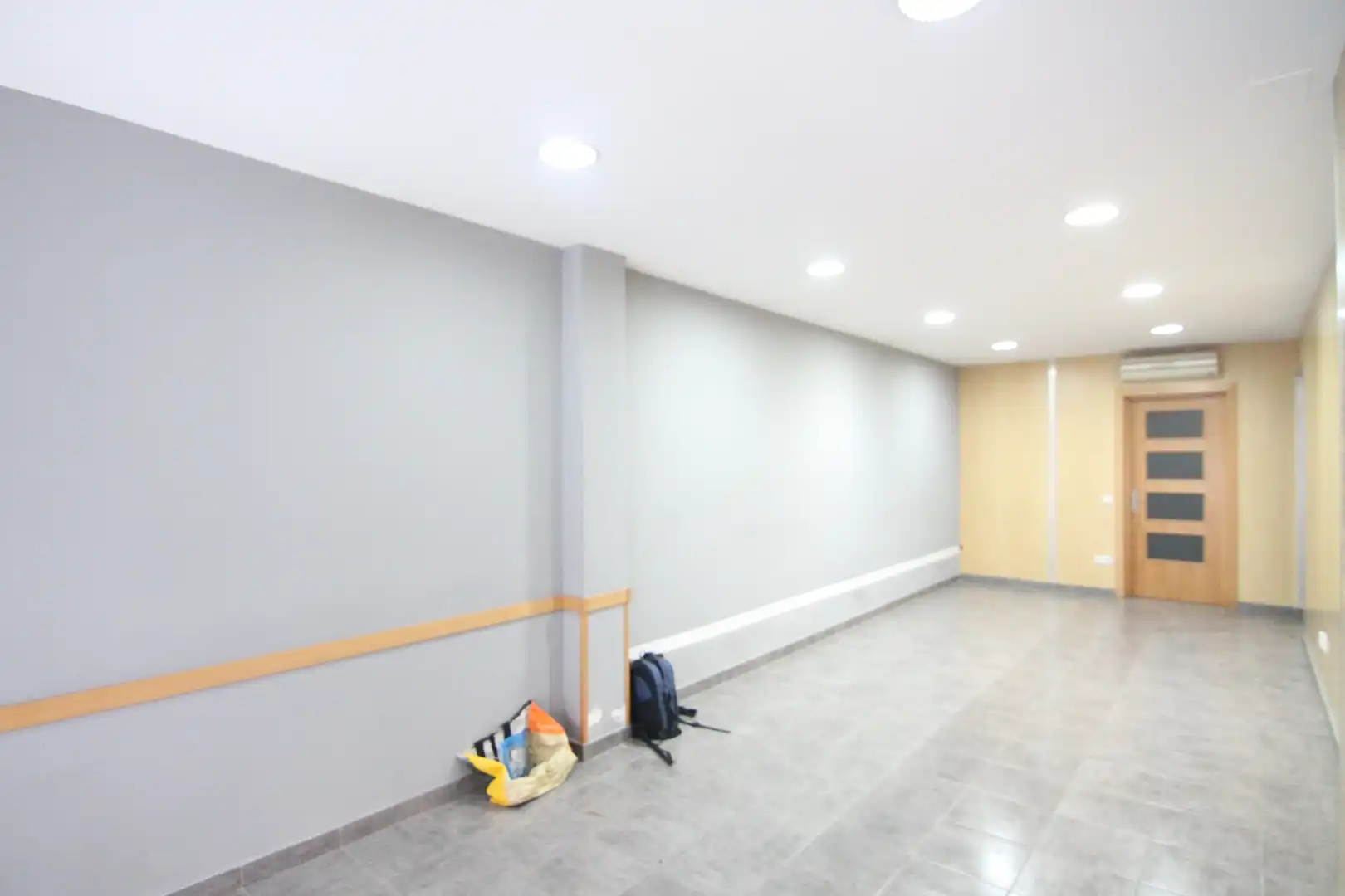Local comercial de lloguer a Carrer de Lluís Puigjaner 8, imagen 5