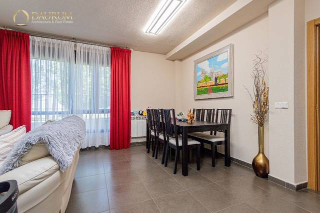 Casa adosada en Venta en Finlandia en Urb. Belvalle