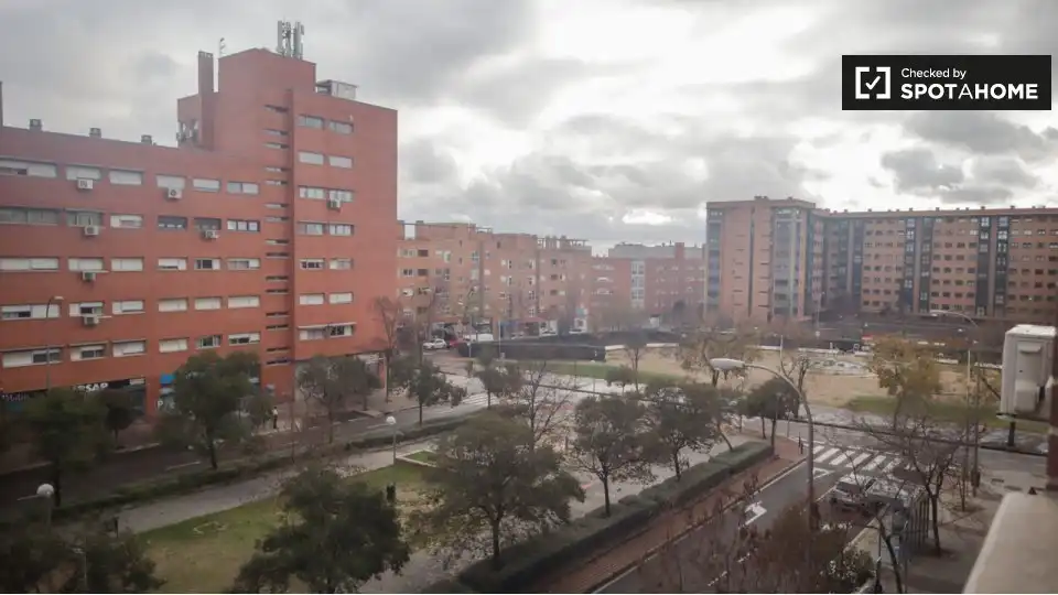 Exterior view of Flat for rent in Madrid  with Air Conditioner, Heating and Furnished