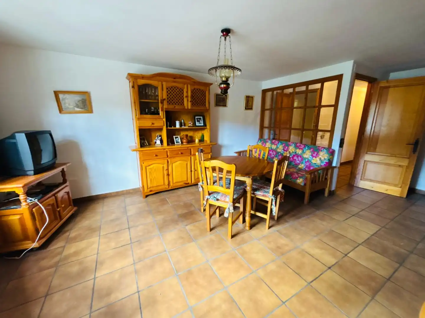 Menjador de Finca rústica en venda en Cornudella de Montsant amb Aire condicionat, Jardí privat i Moblat