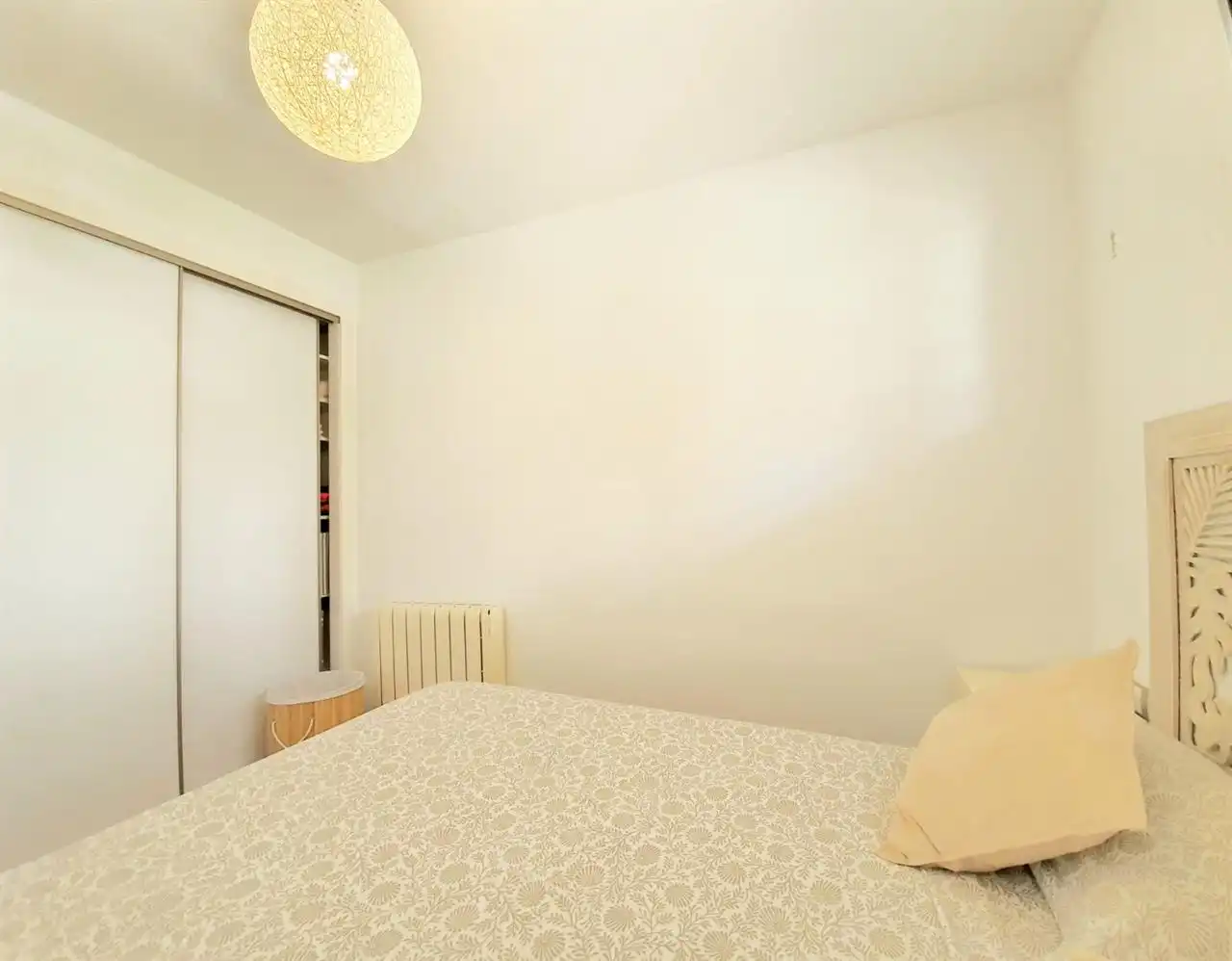 Habitación de Dúplex de alquiler en Villajoyosa / La Vila Joiosa con Piscina y Amueblado