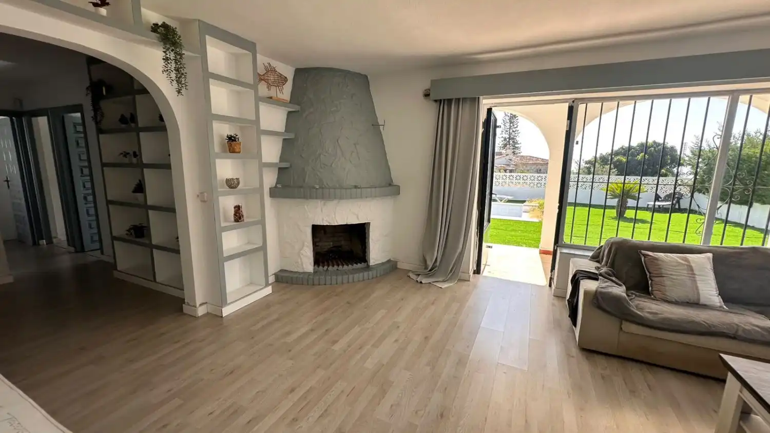 Sala d'estar de Casa o xalet en venda en Benalmádena amb Terrassa