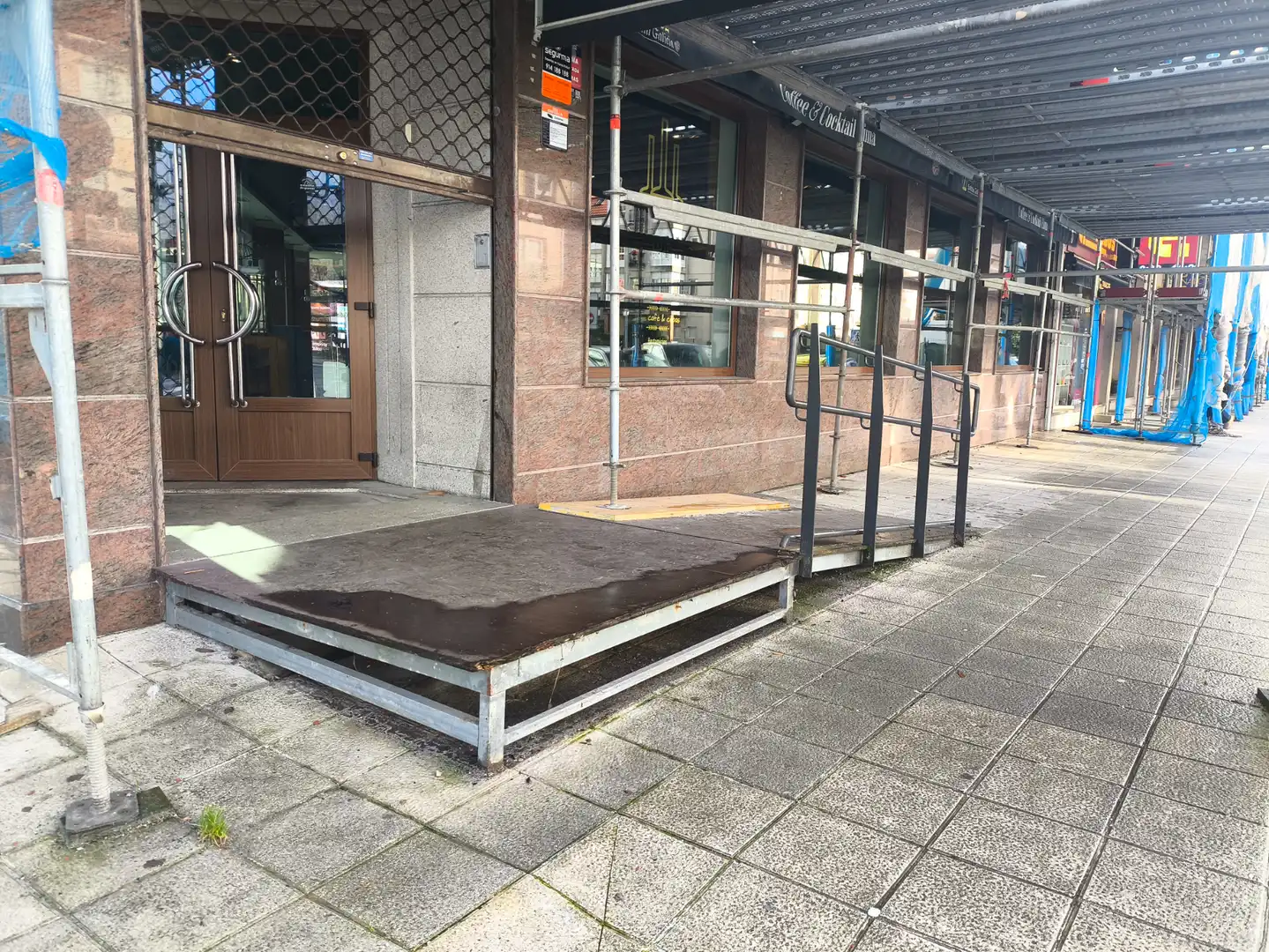 Außenansicht von Geschaftsraum zum Verkauf in Ames