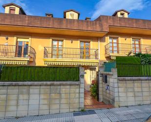 Exterior view of Single-family semi-detached for sale in Donostia - San Sebastián   with Heating, Private garden and Terrace