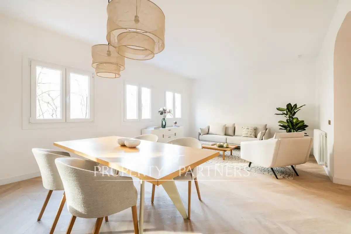 Dining room of Apartments for sale in  Madrid Capital  with Air Conditioner, Heating and Furnished