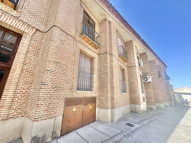 Local comercial en Venta en La Manzana en Madrigal de las Altas Torres