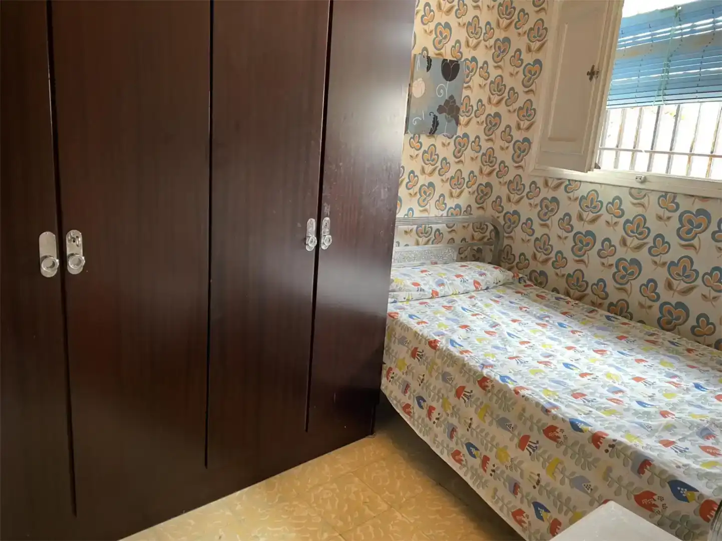Habitación de Casa adosada en venta en Castielfabib con Trastero, Amueblado y Horno