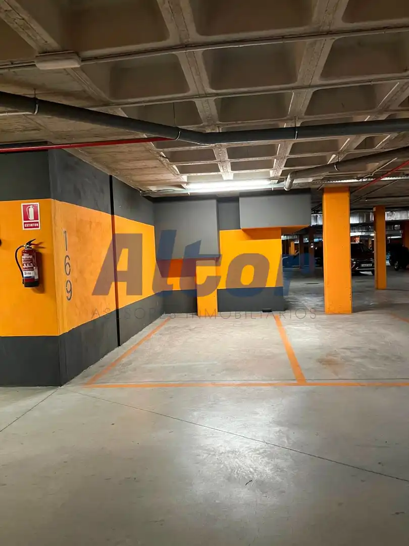 Einzelparkplatz mit Aufzug zum Verkauf in DE MARIA DE LAS MERCEDES DE BORBÓN