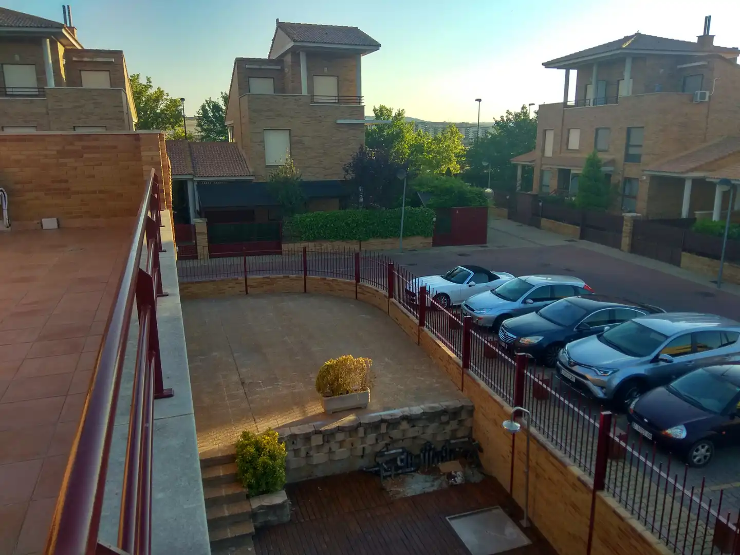 Parking of Houses for sale in Zaragoza  with Air Conditioner, Private garden and Parquet flooring