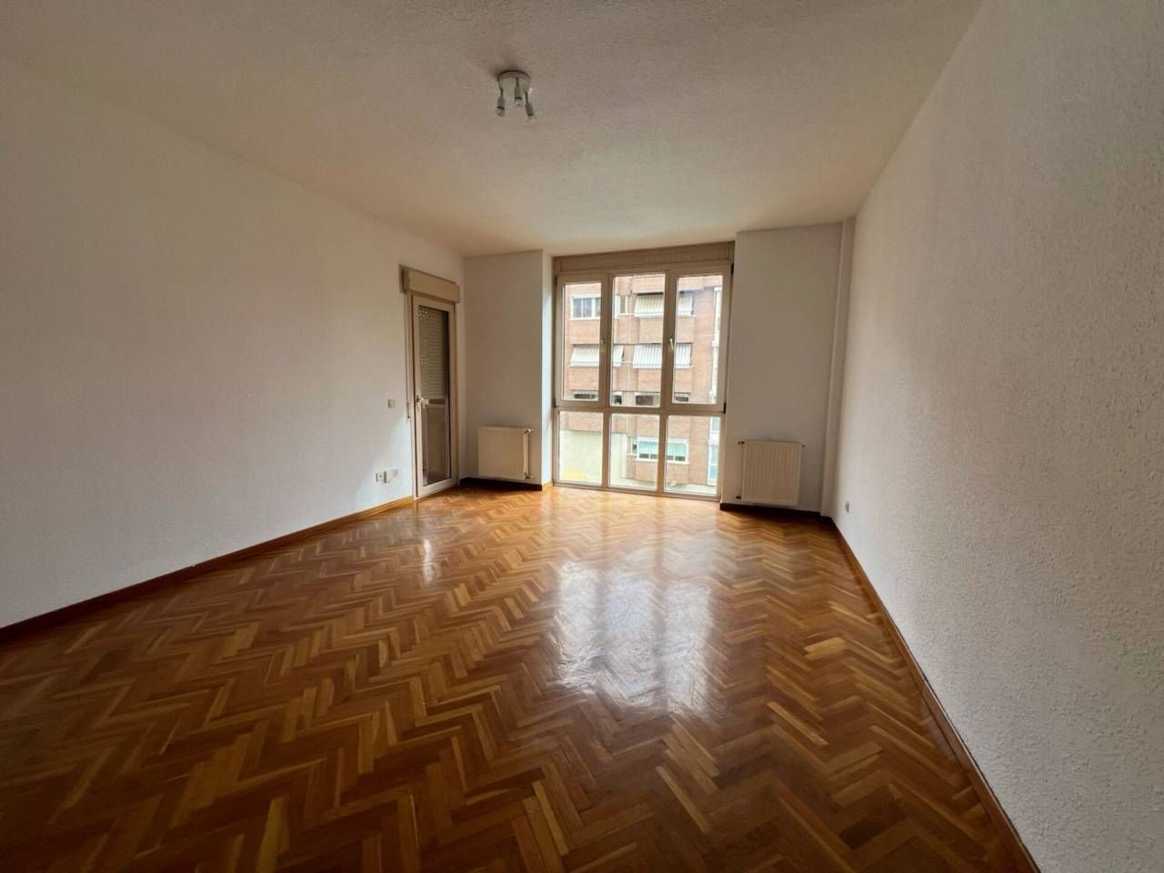 Living room of Flat for rent in  Toledo Capital  with Air Conditioner, Heating and Terrace