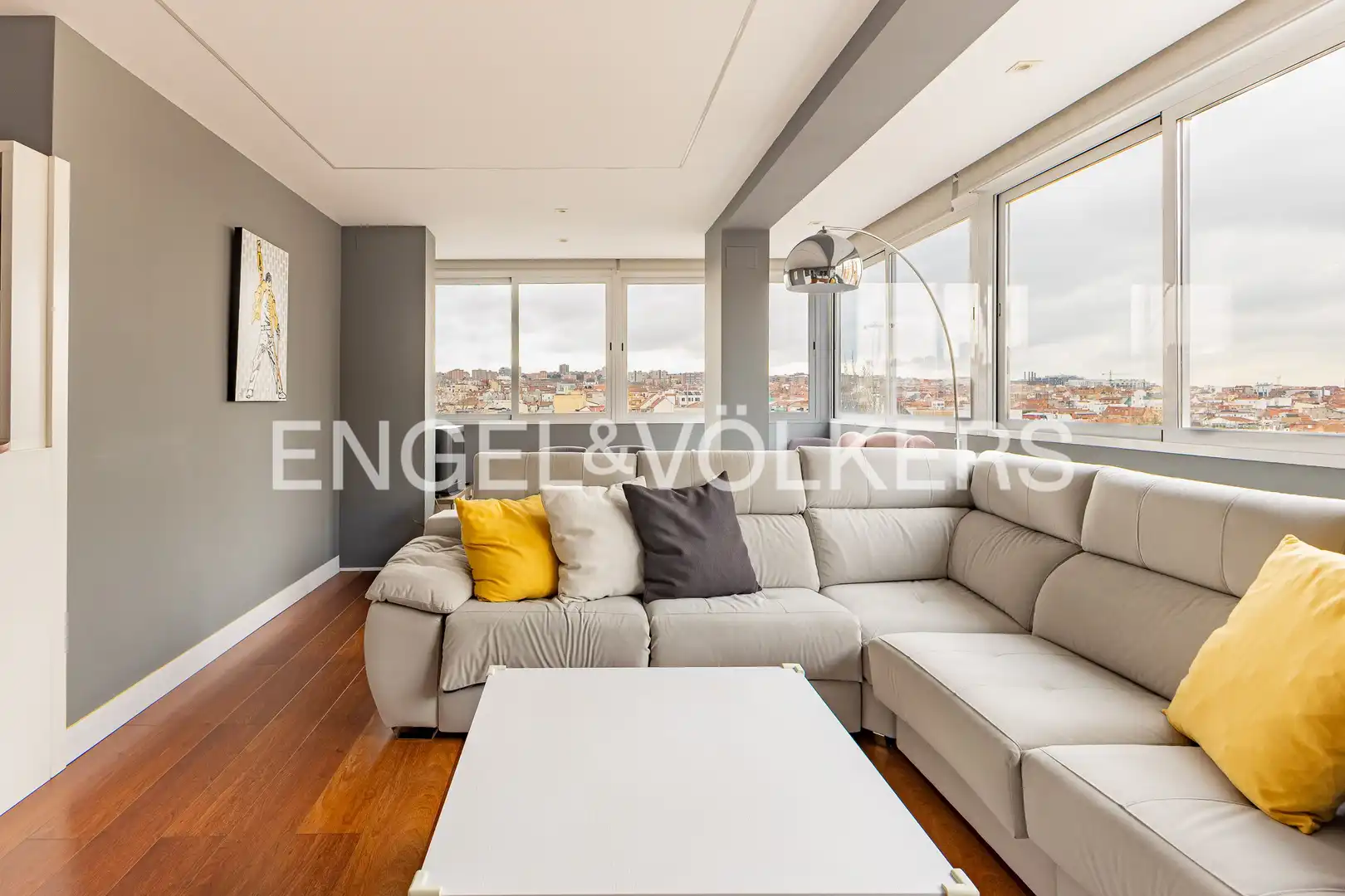 Living room of Flat for sale in Madrid  with Air Conditioner, Heating and Furnished