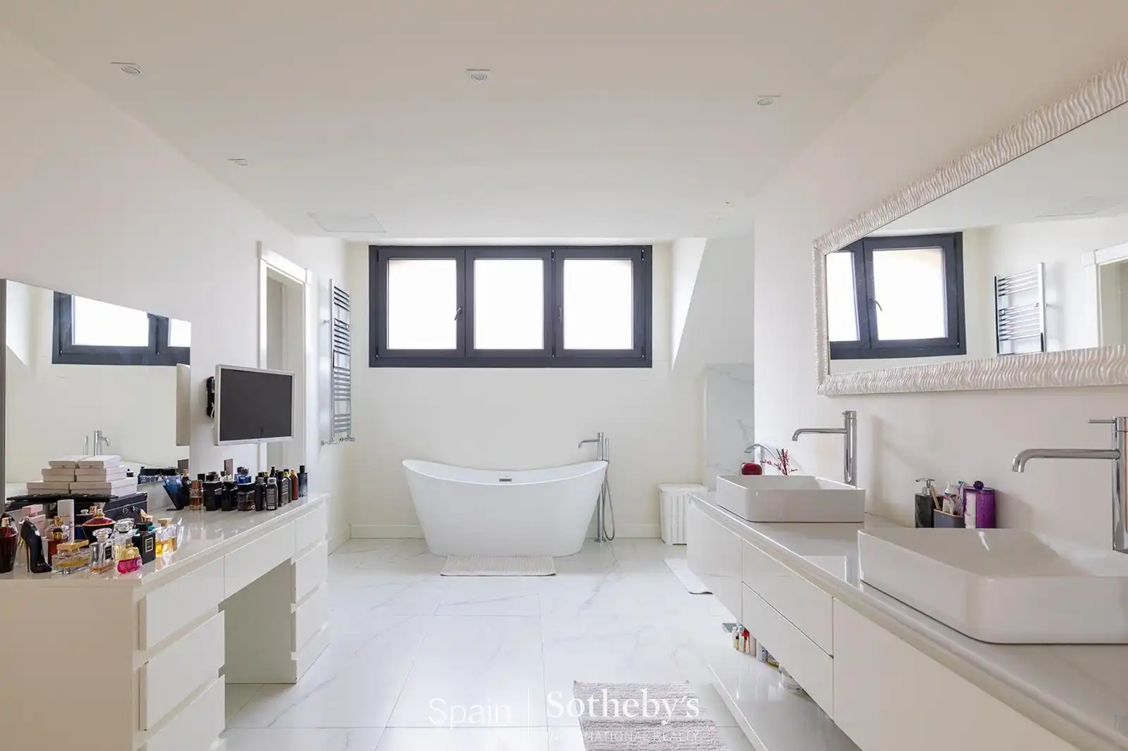 Bany de Casa o xalet en venda en Madrid amb Aire condicionat, Jardí privat i Terrassa