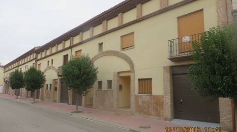 Solvia Inmobiliaria  Chalet adosado Nuez de Ebro