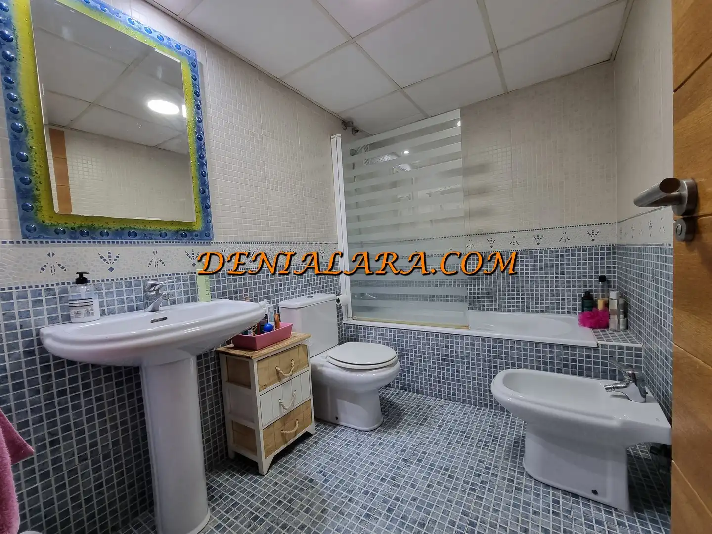 Bathroom of Flat for sale in Dénia  with Air Conditioner, Terrace and Storage room