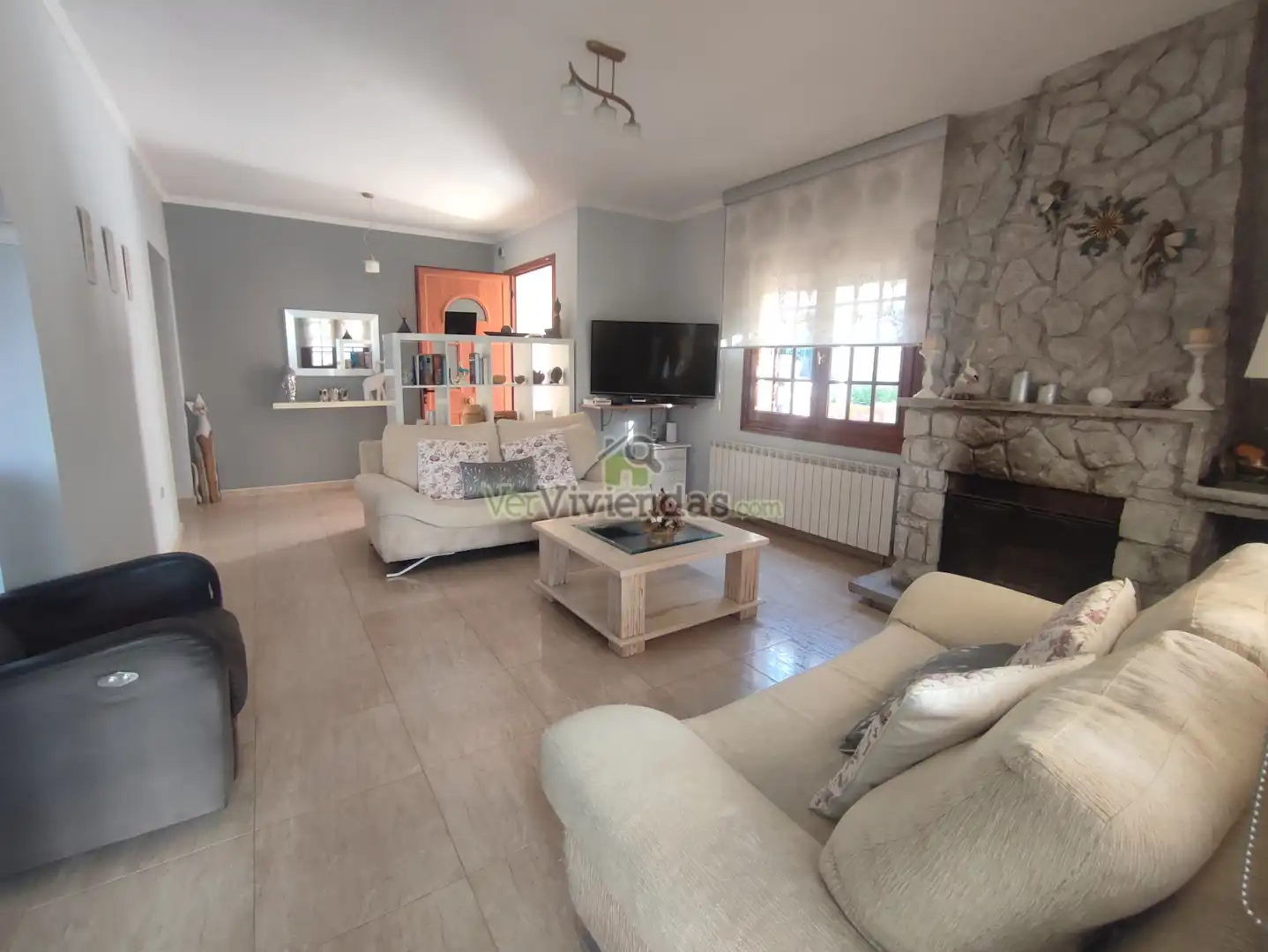 Sala de estar de Casa o chalet en venta en Vallirana con Aire acondicionado, Calefacción y Jardín privado