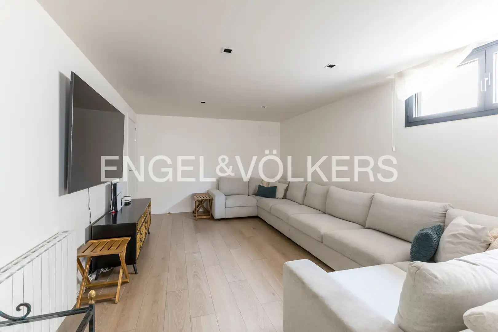 Sala d'estar de Casa o xalet de lloguer en Madrid amb Aire condicionat, Calefacció i Jardí privat