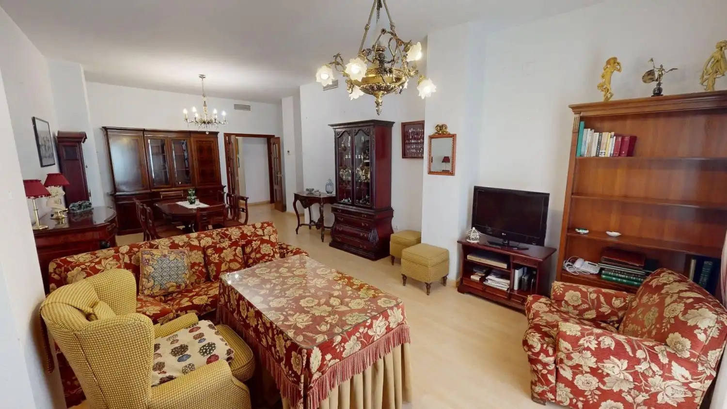 Living room of Flat for sale in Sevilla  with Air Conditioner, Heating and Balcony