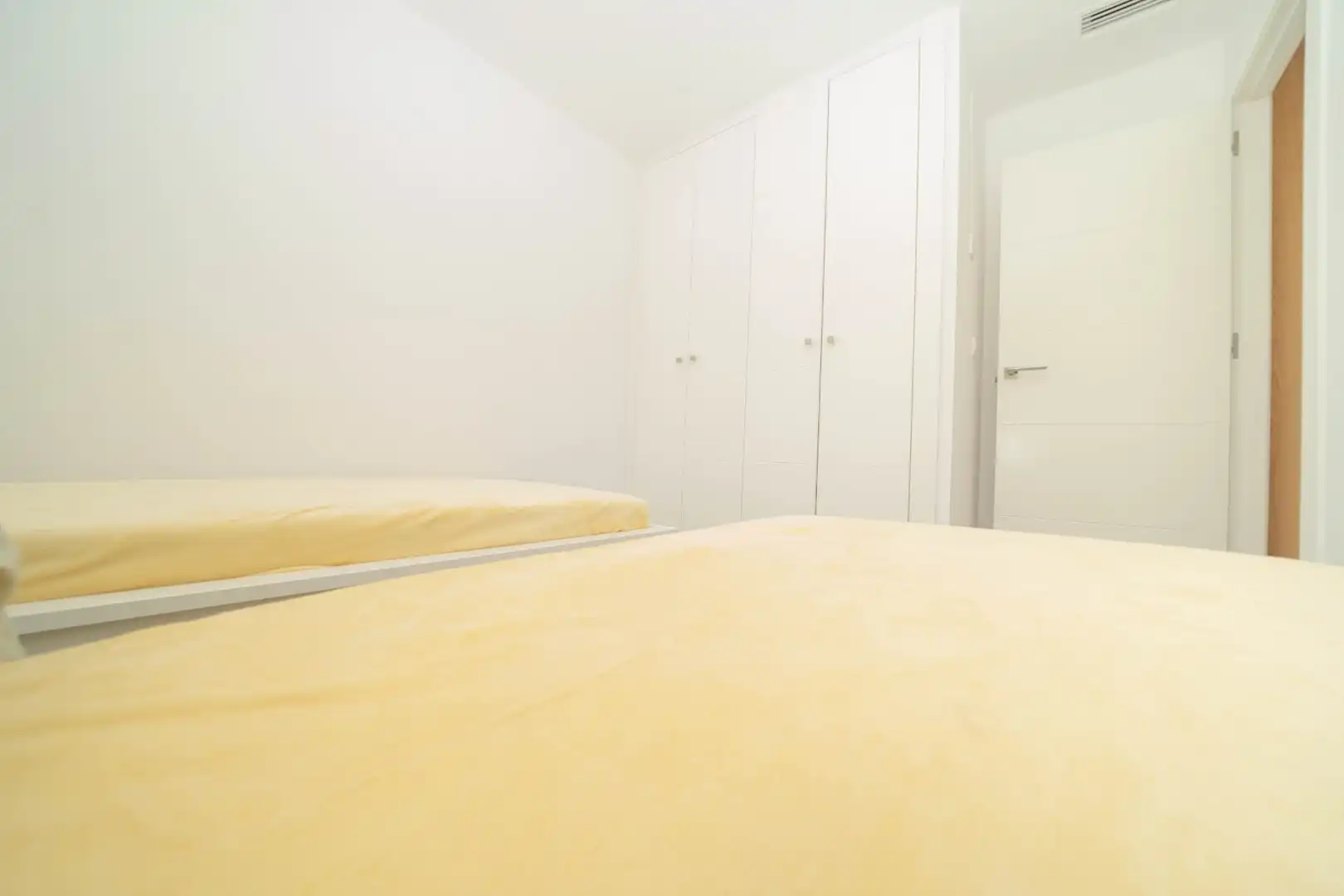 Dormitori de Casa adosada de lloguer en San Javier amb Aire condicionat, Terrassa i Traster