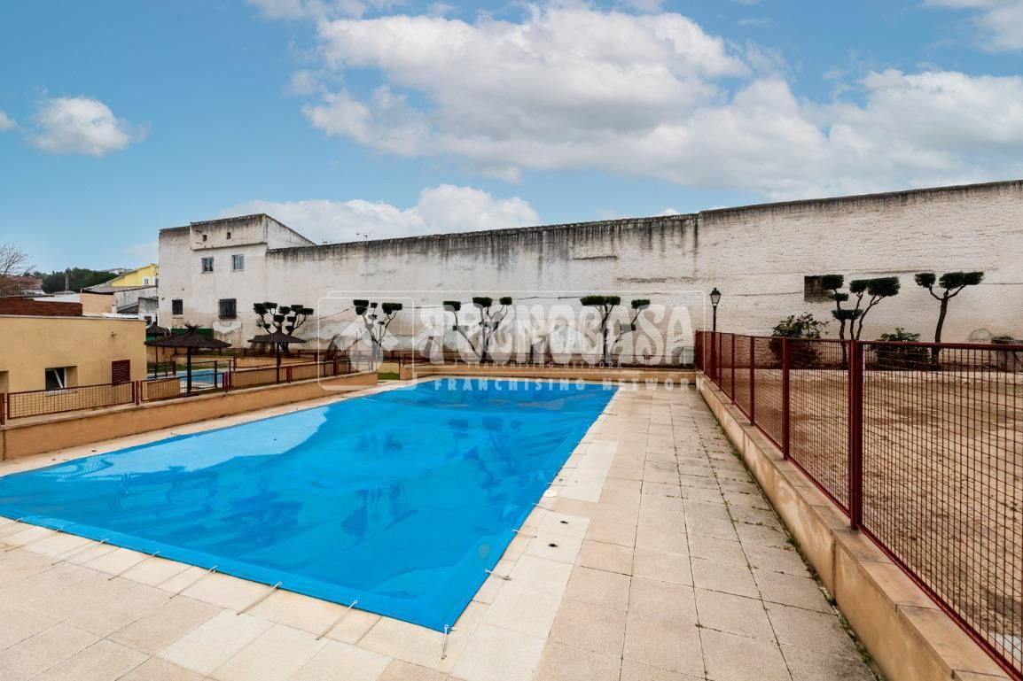 Piscina de Casa adosada en venda en Quijorna amb Calefacció i Traster