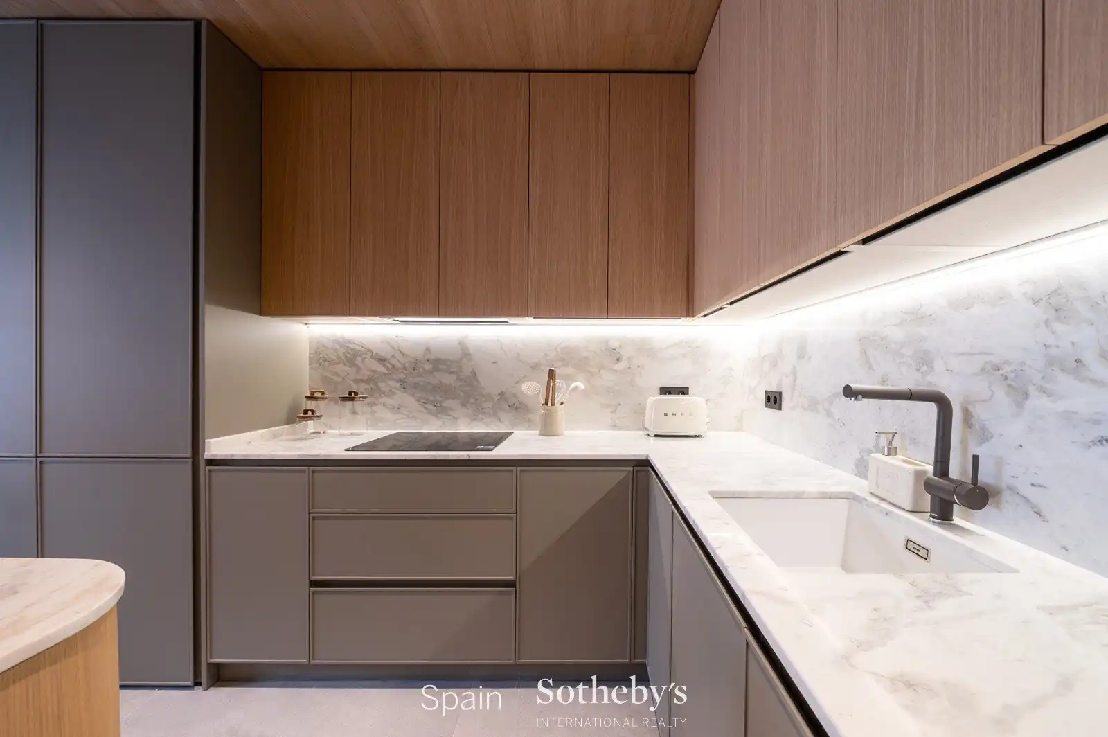 Cuina de Apartament en venda en Madrid amb Aire condicionat, Calefacció i Terrassa