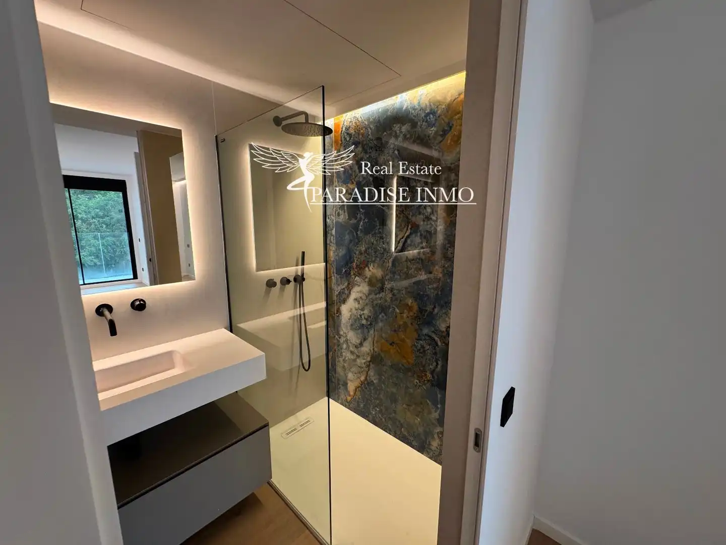 Badezimmer von Dachboden zum Verkauf in Eivissa mit Klimaanlage, Heizung und Terrasse
