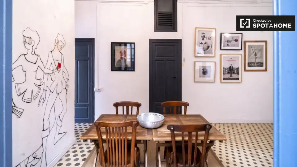Flat with terrace to rent in Ciutat Vella, imagen 5