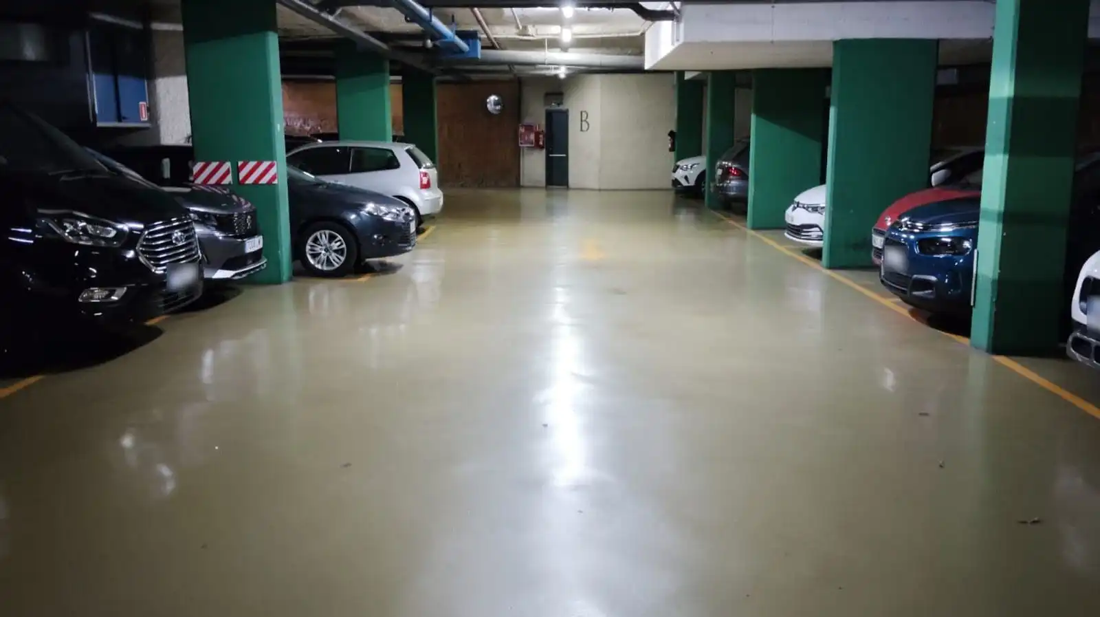 Parking of Garage for rent in Barcelona