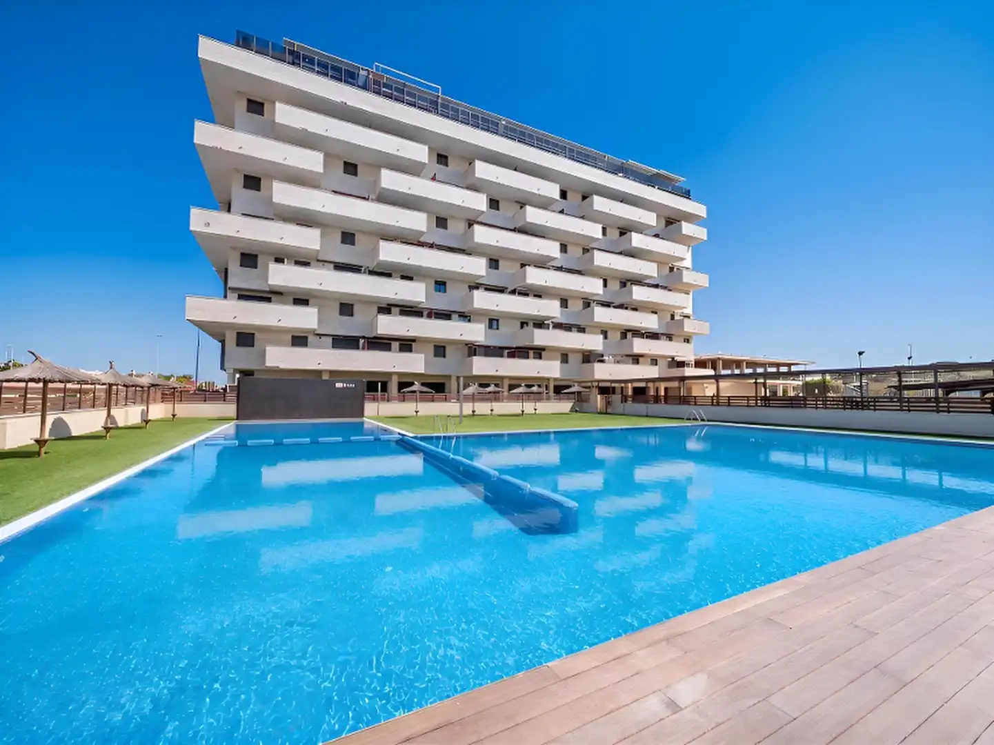 Apartament amb piscina en venda a Calle LUGO