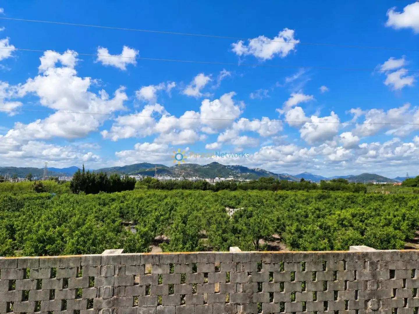 Haus oder Chalet zum Verkauf in Oliva mit Klimaanlage, Privatgarten und Terrasse