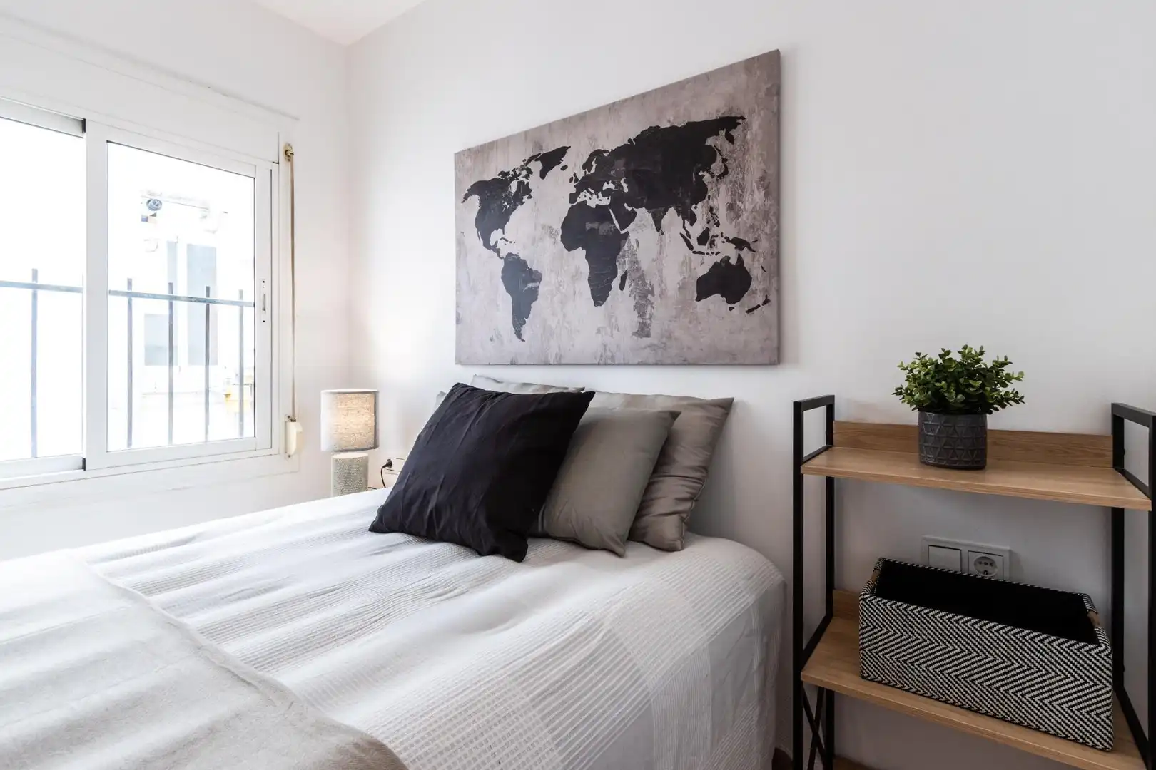 Schlafzimmer von Dachboden zum Verkauf in Terrassa mit Klimaanlage, Heizung und Terrasse