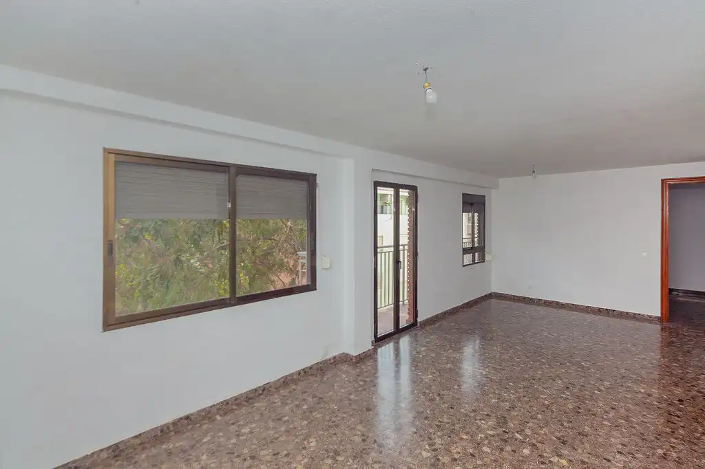 Sala d'estar de Pis en venda en Valencia amb Balcó